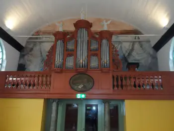 Kerk rood en geel