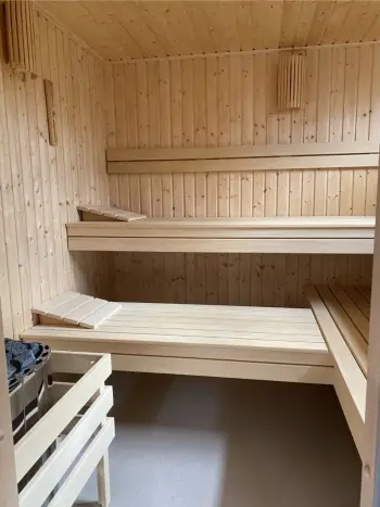 Bed en Breakfast D'Olle Pastorie in Vierhuizen is een pastorie met 4 Kamers en 1 appartement.